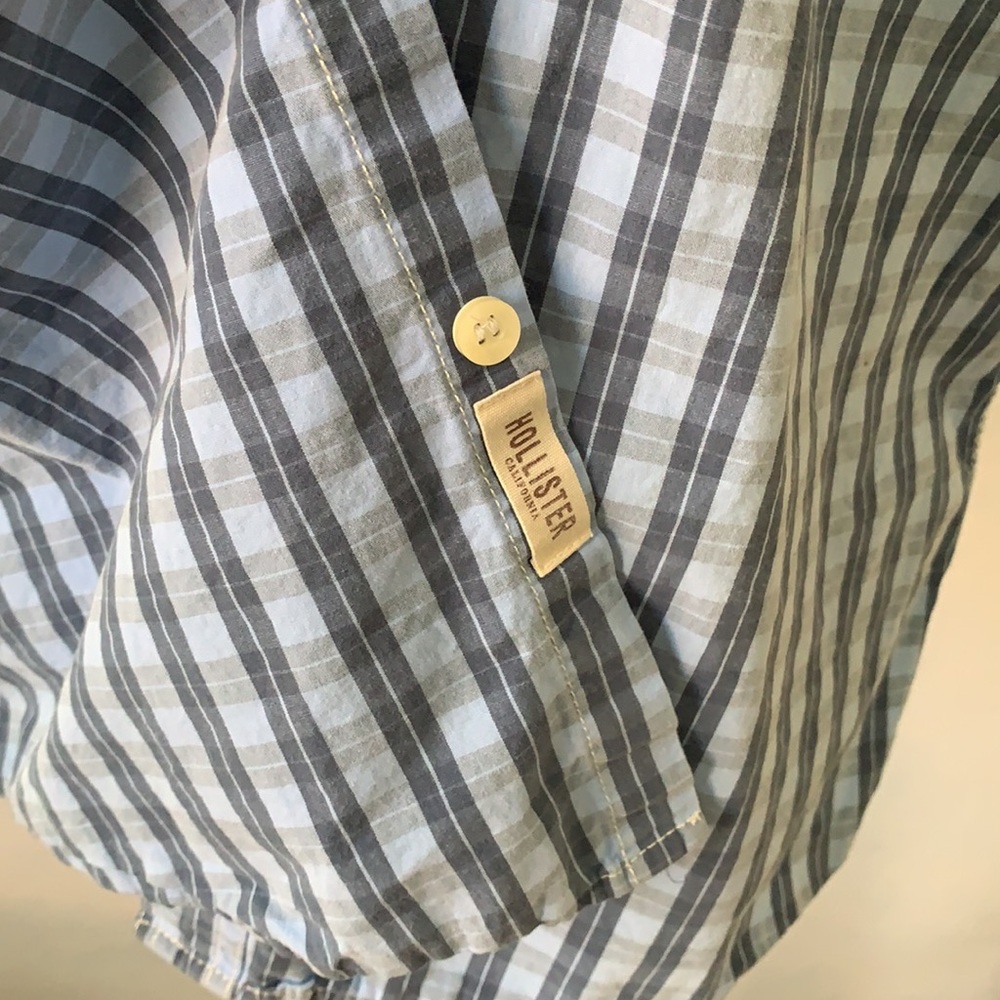 Hollister Plaid Button Down Short Sleeve Shirt - Picture 9 of 10